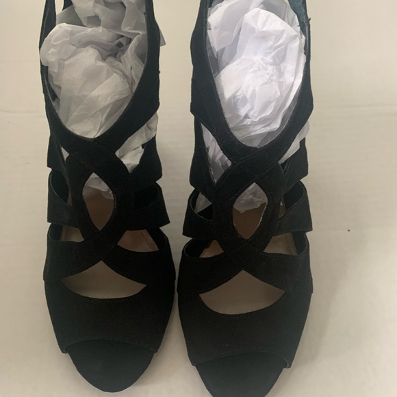 Woman’s Black Shoes - Picture 2 of 4